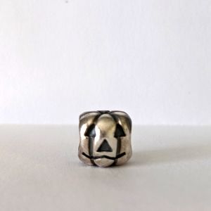 PANDORA Jack O Lantern charm (retired)